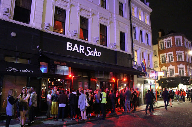 背包客窮遊這樣省：周一、二訂機票價最低，二 、三、六飛的航班最便宜！